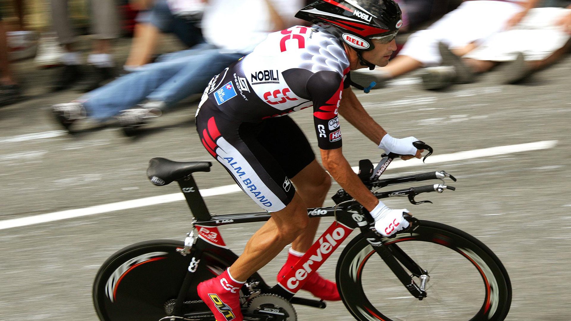 路易斯-金加盟新疆，上赛季福建场均19分实力备受关注，路易斯金篮球